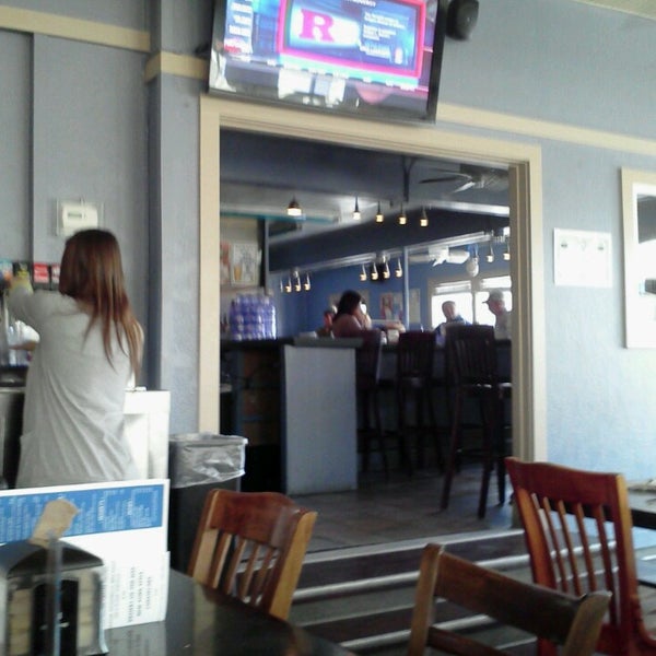 4/5/2013 tarihinde Ronin T.ziyaretçi tarafından Gattuso&#39;s Neighborhood Restaurant &amp; Bar'de çekilen fotoğraf