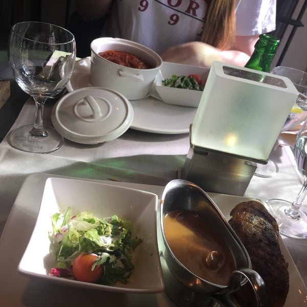 6/21/2018 tarihinde Tricia W.ziyaretçi tarafından Restaurant De Graslei'de çekilen fotoğraf