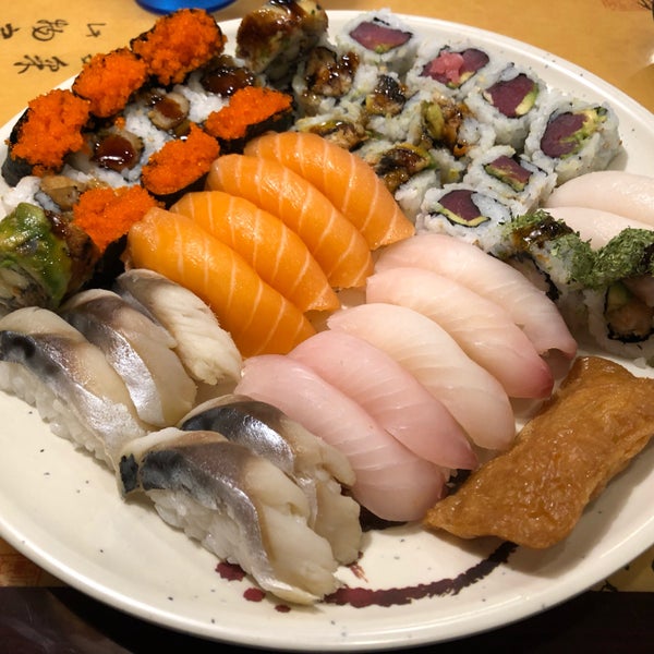 Photo taken at Ginza Japanese Buffet by Alexander Z. on 9/25/2019