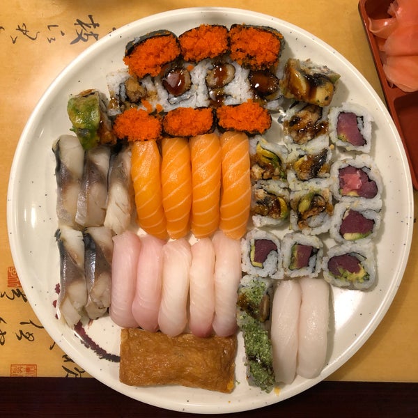 Photo taken at Ginza Japanese Buffet by Alexander Z. on 9/25/2019