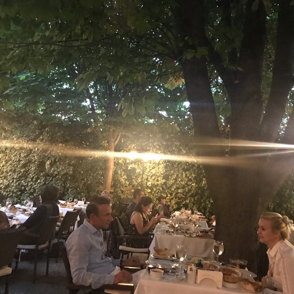 Foto diambil di Asitane Restaurant oleh Serpil K. pada 6/14/2018