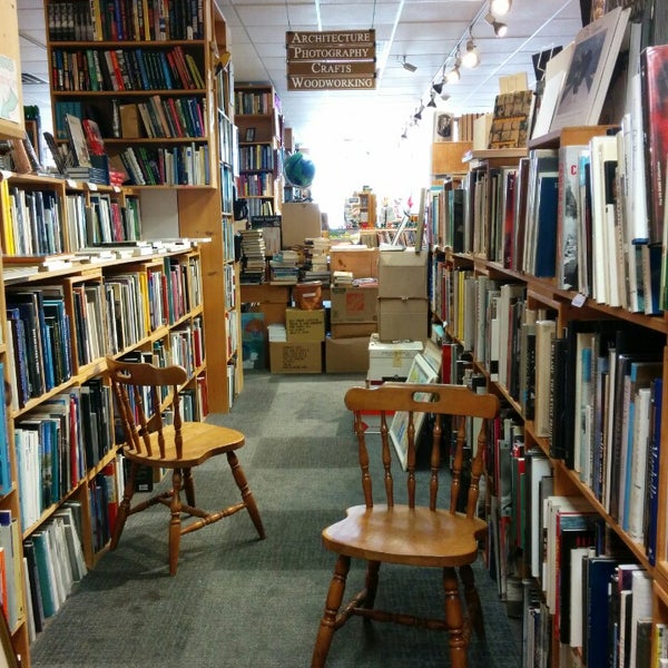 Photo taken at Rodney&#39;s Bookstore by H on 9/22/2014