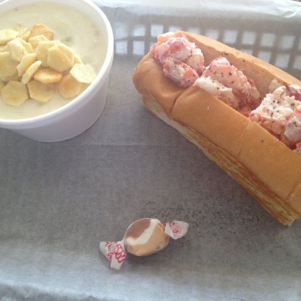 รูปภาพถ่ายที่ Maine-ly Sandwiches โดย erich l. เมื่อ 10/8/2014
