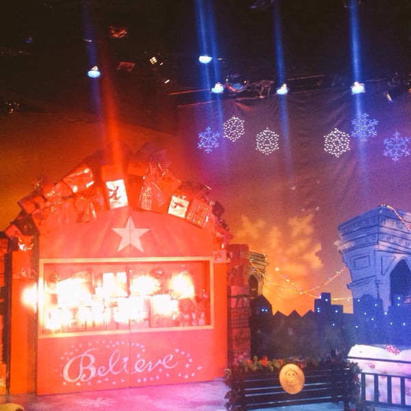 12/13/2014にCharlsie 🍡がHorizon Theatreで撮った写真