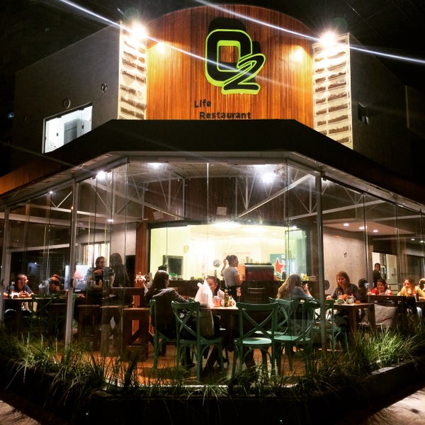 8/13/2015 tarihinde O2 Life Restaurantziyaretçi tarafından O2 Life Restaurant'de çekilen fotoğraf