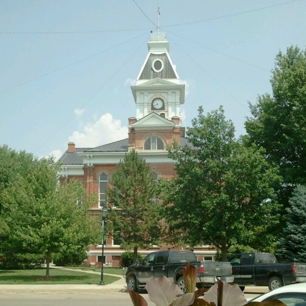Town Square Capitol Building in Clarinda