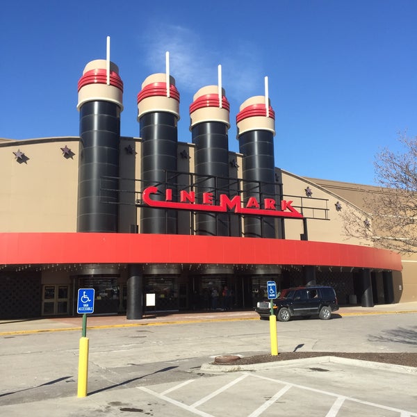 Cinemark Merriam Town Center'de Sinema