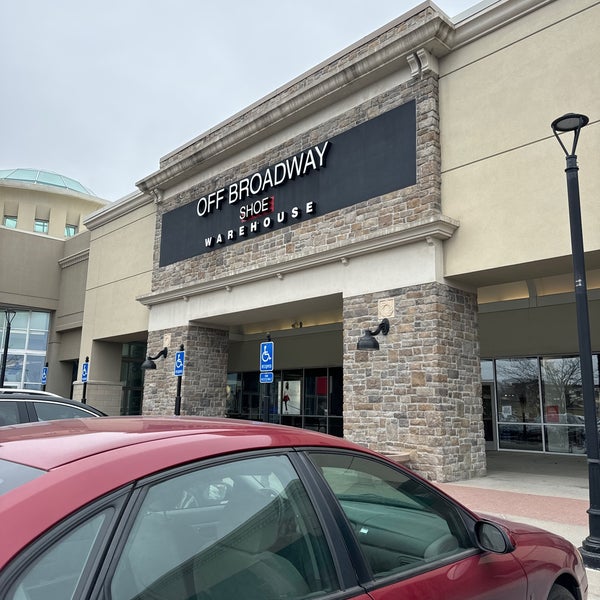 Off Broadway Shoe Warehouse Kansas City MO