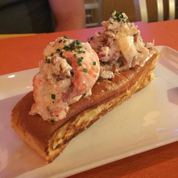 Best lobster roll ever! I get one of these every Vegas trip.