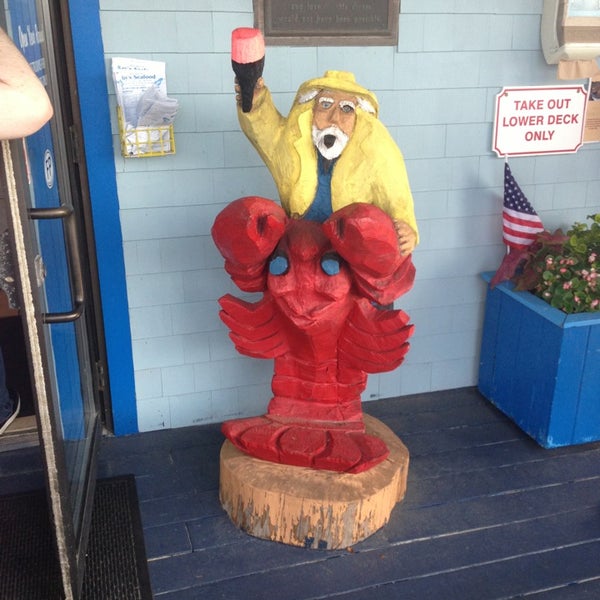 6/30/2013 tarihinde Ron S.ziyaretçi tarafından Ray&#39;s Seafood Restaurant'de çekilen fotoğraf