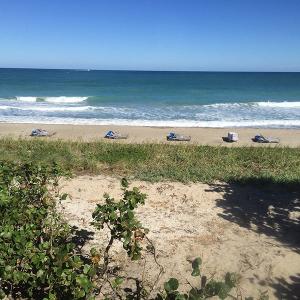 Photo taken at Courtyard by Marriott Hutchinson Island Oceanside/Jensen Beach by Ted D. on 11/27/2014