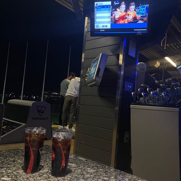 Das Foto wurde bei Topgolf von حَ . am 1/29/2023 aufgenommen