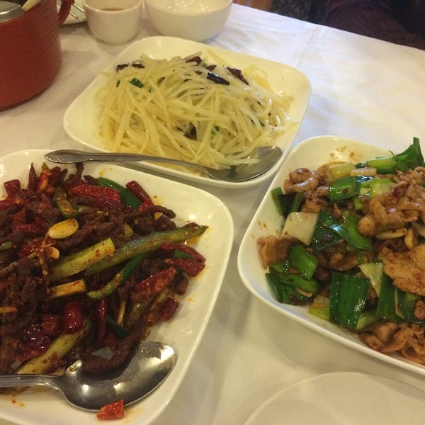 Foto diambil di Mala Sichuan Bistro oleh Jacob G. pada 3/20/2015