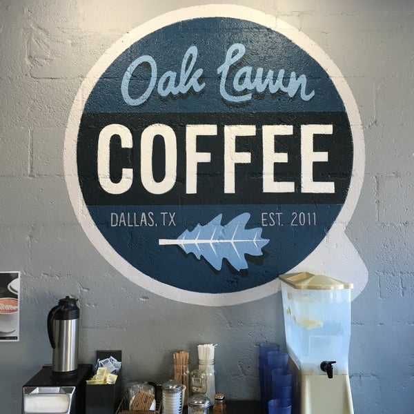 รูปภาพถ่ายที่ Oak Lawn Coffee โดย Jacob G. เมื่อ 10/10/2015