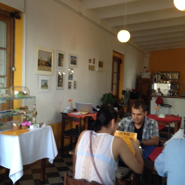 Foto diambil di Café del Muelle Viejo oleh Tatyana M. pada 3/20/2014
