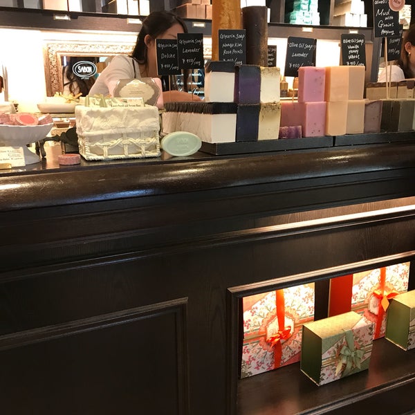 Photos At Sabon なんば高島屋店 Cosmetics Shop In 大阪市中央区