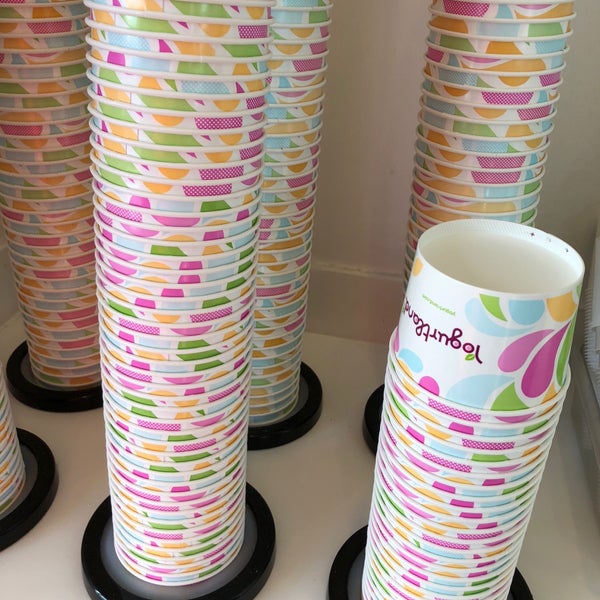 Yogurtland Redondo Beach Ice Cream Parlor in South Redondo Beach