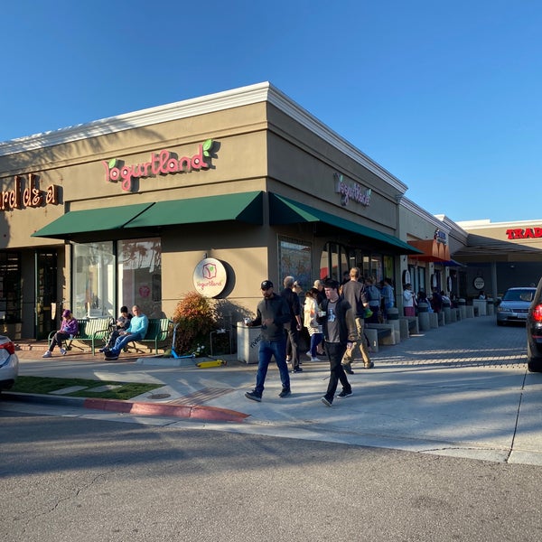 Yogurtland Redondo Beach Ice Cream Parlor in South Redondo Beach