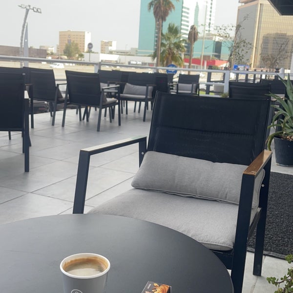 รูปภาพถ่ายที่ Arabia Coffee โดย Hussain เมื่อ 2/4/2023