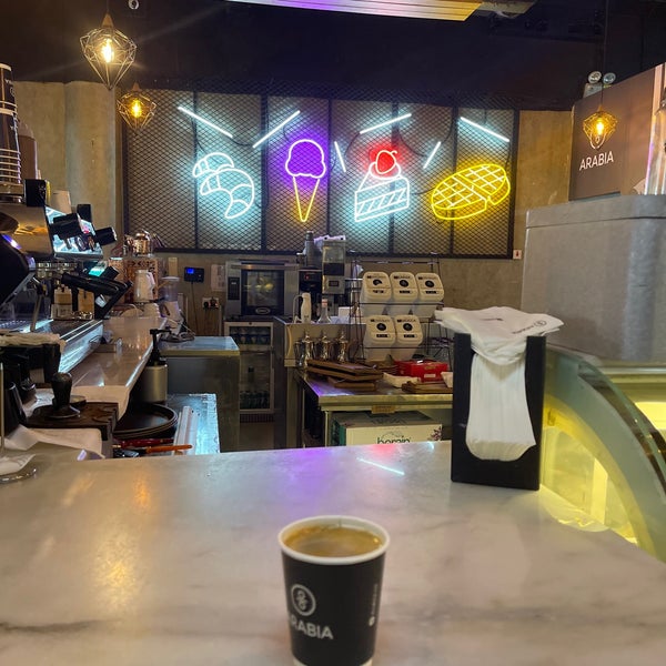 Das Foto wurde bei Arabia Coffee von Hussain am 11/10/2022 aufgenommen