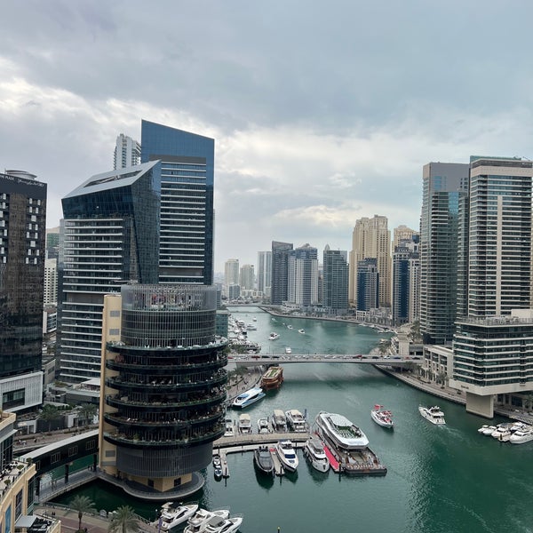 Das Foto wurde bei Address Dubai Marina von Aziz . am 2/3/2024 aufgenommen