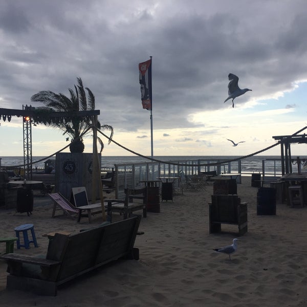 Foto scattata a Mango&#39;s Beach Bar da Evrim G. il 7/12/2019
