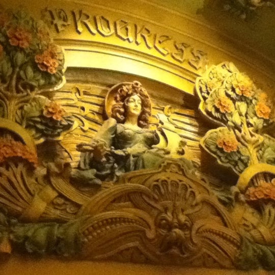 2/26/2013에 Jackie K.님이 Disney&#39;s MARY POPPINS at the New Amsterdam Theatre에서 찍은 사진