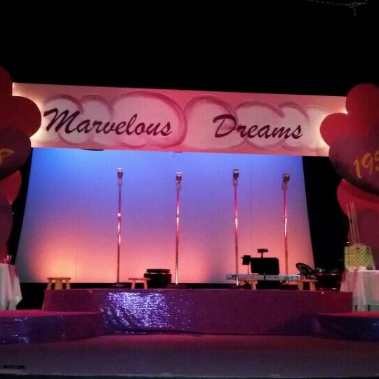 Photos At The Round Barn Theatre Theater In Nappanee