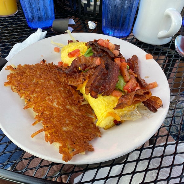 Photos at Shakers American Cafe Restaurant Diner in College Park