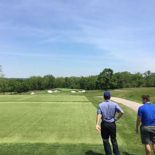 Photo prise au Cog Hill Golf And Country Club par Andrew W. le5/27/2017