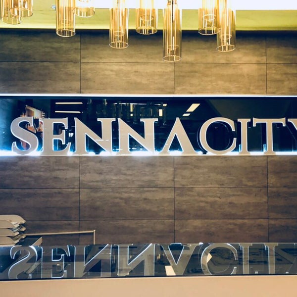 รูปภาพถ่ายที่ Sennacity Hotel โดย Özgür A. เมื่อ 2/17/2018