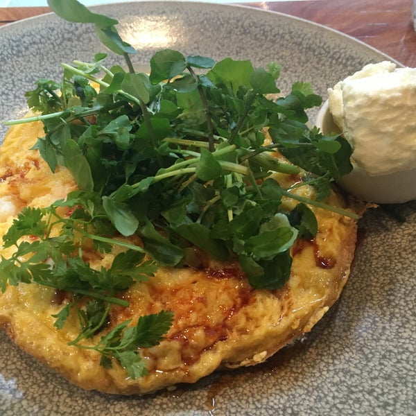 $19.50 for a spanner crab omelette. Service fairly quick. Fantastic almond caps.