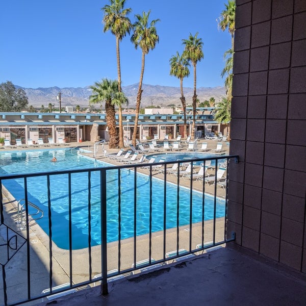 รูปภาพถ่ายที่ Desert Hot Springs Spa Hotel โดย Cheryl L. เมื่อ 12/9/2021