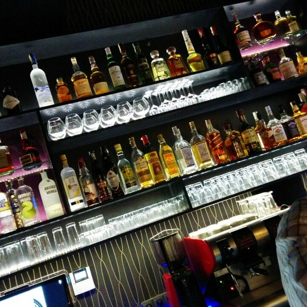 6/16/2014にPetr C.がFunky Bee cocktail bar &amp; loungeで撮った写真
