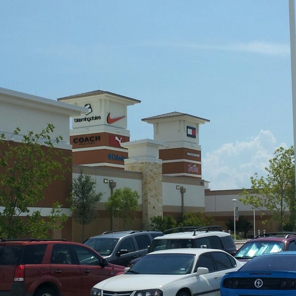 Grand Prairie Premium Outlets