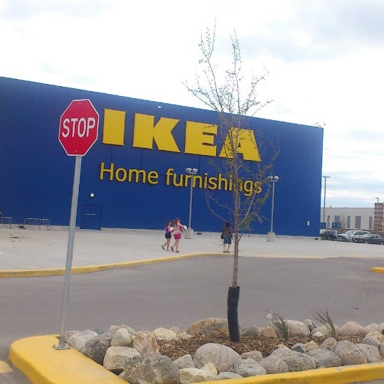 5/26/2013에 Aldreich A.님이 IKEA Winnipeg에서 찍은 사진