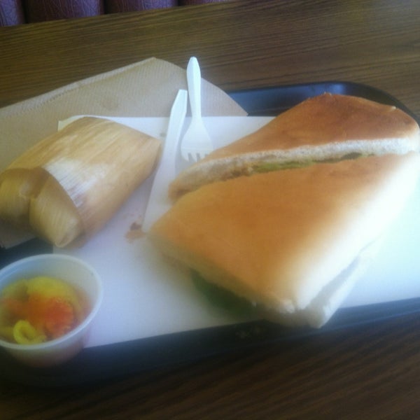 Foto tirada no(a) Caliente Cuban Sandwich por Abel G. em 4/1/2013