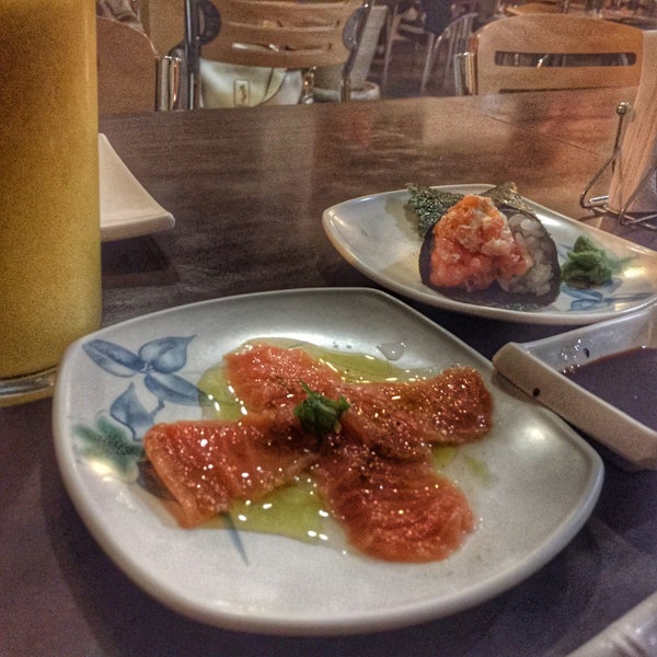 Foto scattata a Restaurante Sushi Tori | 鳥 da Leo P. il 6/17/2015