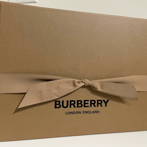 Burberry - Boutique