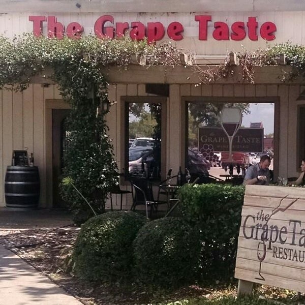 Das Foto wurde bei The Grape Taste von The Grape Taste am 11/30/2016 aufgenommen