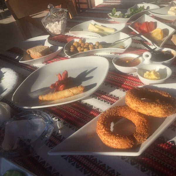 12/6/2015에 Dilekk🐾님이 Kalina Kafe Restaurant (Russian - Ukrainian)에서 찍은 사진