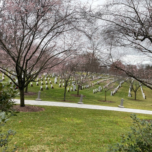 Снимок сделан в Arlington National Cemetery пользователем Rasto J. 12/28/2023