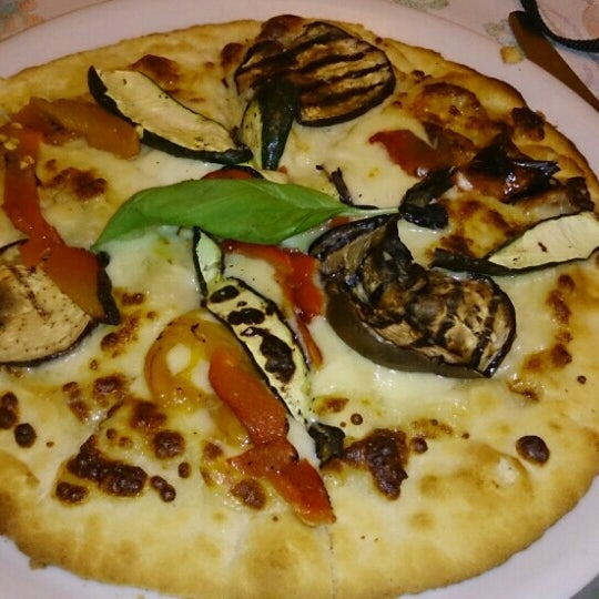 Photo taken at Pizzeria O&#39; Vesuvio Napoletana Forno Legna by Naciye S. on 9/29/2015