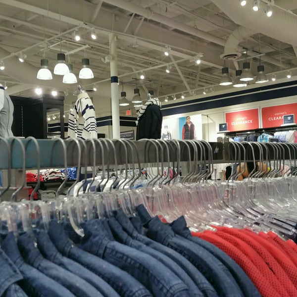 Tommy Hilfiger 2 tips from 211 visitors