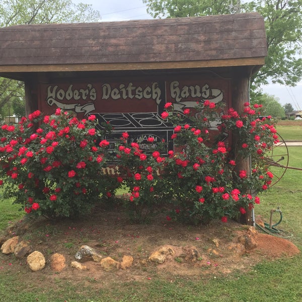 Yoder's Deitsch Haus American Restaurant in Montezuma