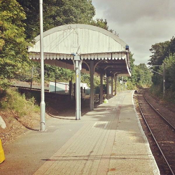 Emerson Park Railway Station (EMP) Rail Station in Emerson Park