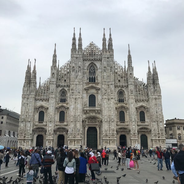9/15/2017 tarihinde Henrietta Gréta I.ziyaretçi tarafından Piazza del Duomo'de çekilen fotoğraf