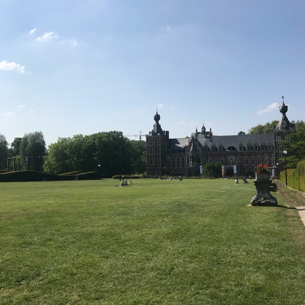 Photo taken at Kasteelpark Arenberg by Henrietta Gréta I. on 5/20/2018