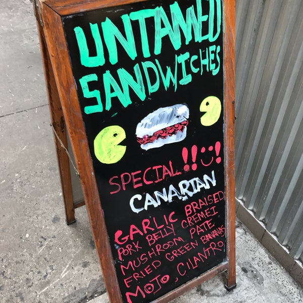 3/29/2017 tarihinde Stew L.ziyaretçi tarafından Untamed Sandwiches'de çekilen fotoğraf