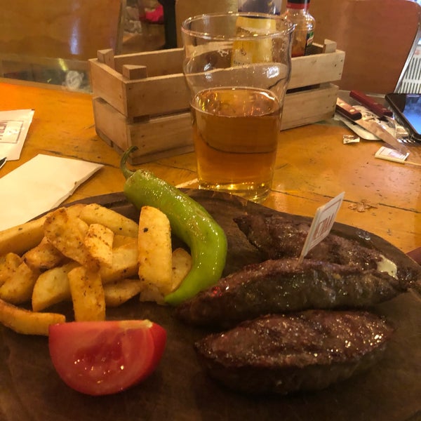 Foto diambil di MEZBAA Steak&amp;Burger oleh Selcuk V. pada 3/25/2019